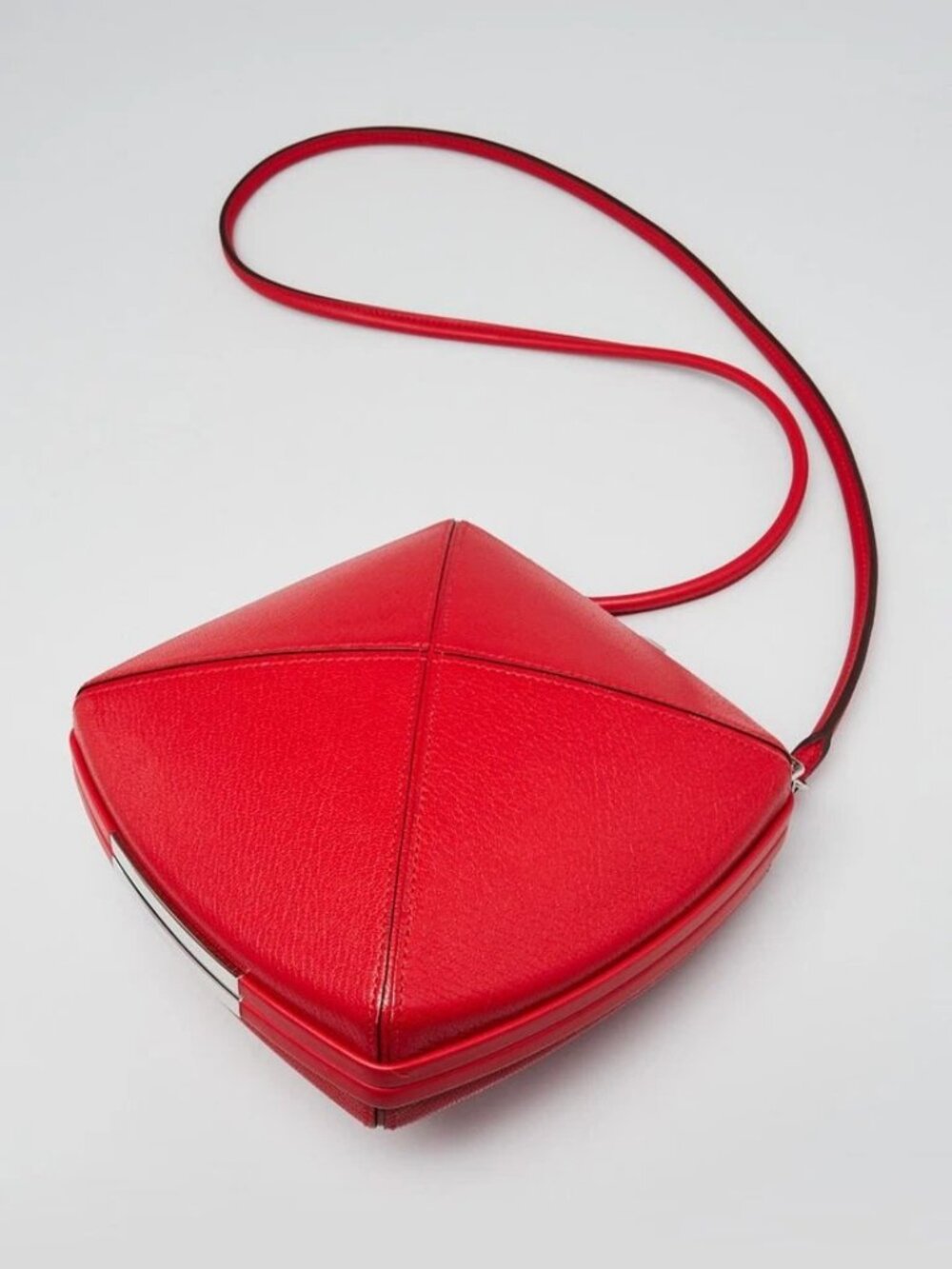 Hermes Rouge De Cœur Chevre Chamkila Leather Palladium Plated Clou Medor Mina - Picture 2 of 12